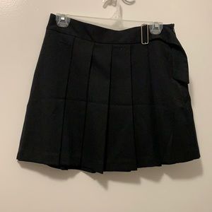 Pleated mini skirt size M